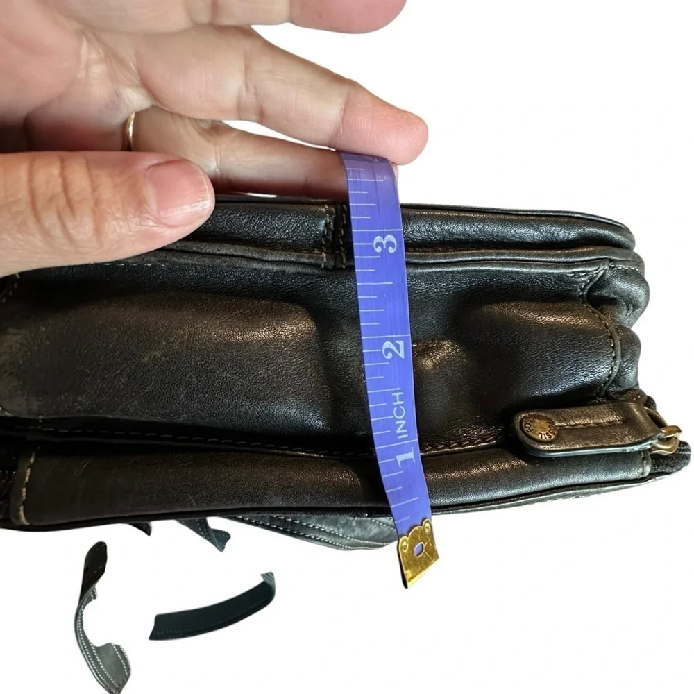 Fossil Black Leather Crossbody Bag with Adjustable Strap